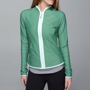 Lululemon Find Your Bliss Reversible Jacket Size 6 in Green / Floral